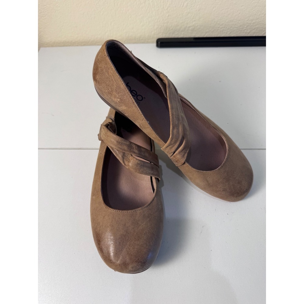 NWOT Abeo Talia Earthy Flats 7.5 Mary Jane Leather Brown Comfort Minimalist